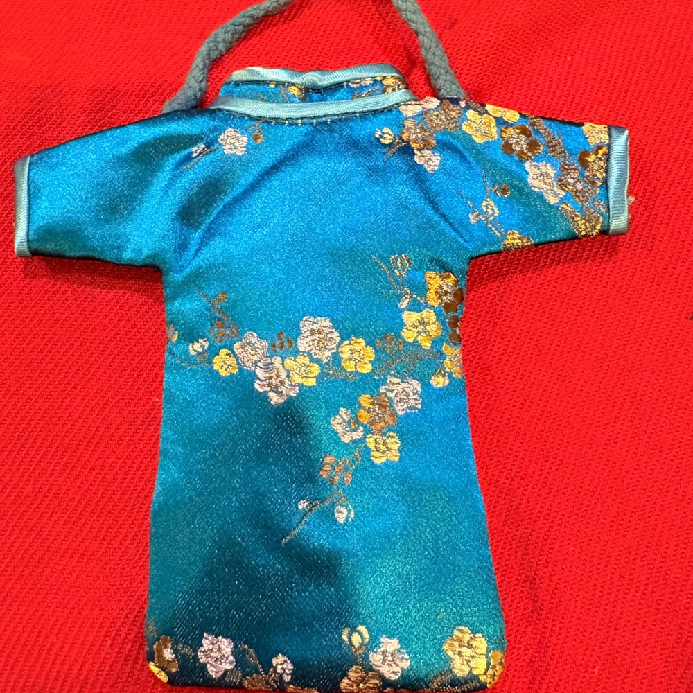 Never Use Colorful Chinese Satin Outfit CrossBag for Smaller Phone-3”x5.5” - Picture 4 of 5